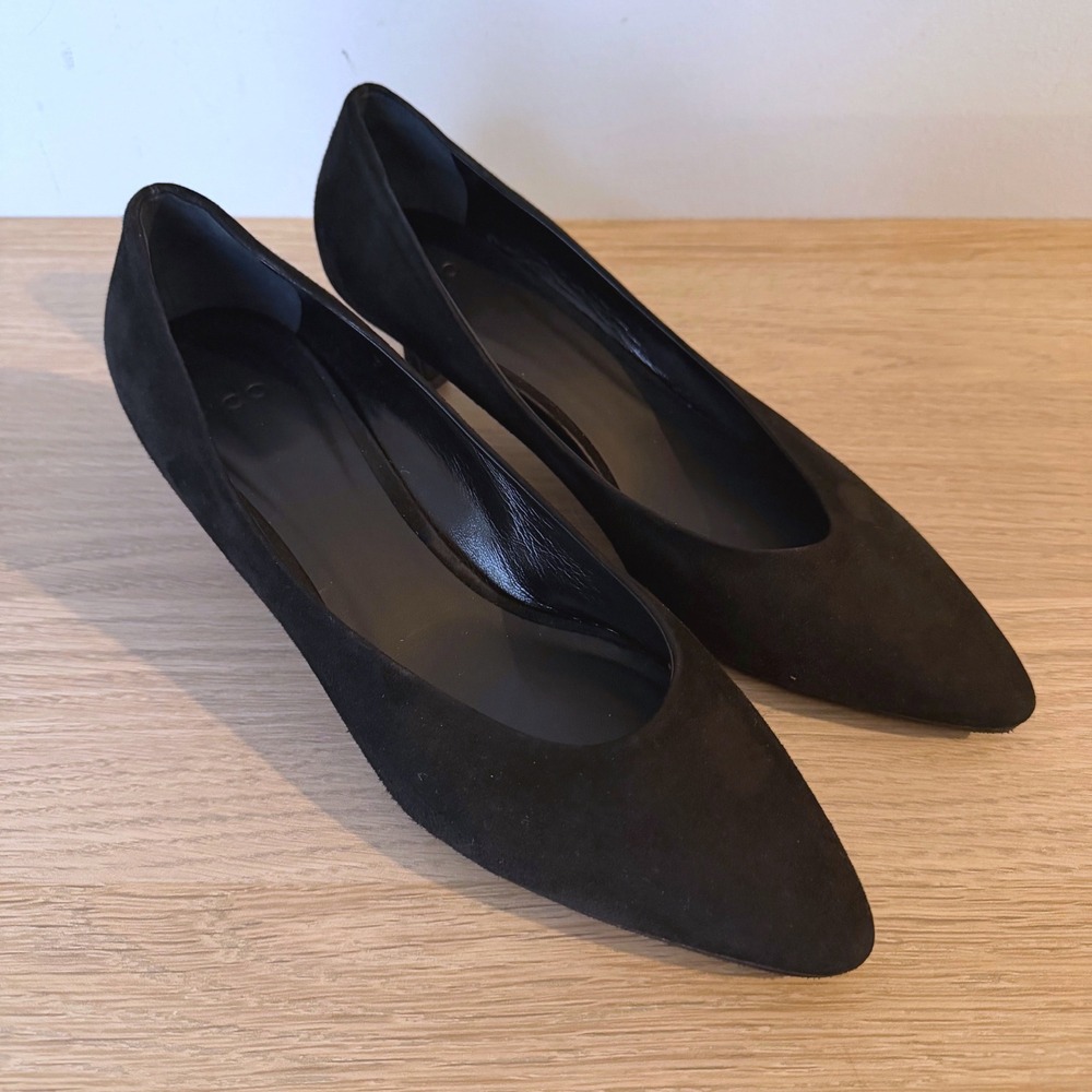 $895 NWOT CO Made in Italy Black Suede Pointed Toe Kitten Heel Pumps Size 39.5